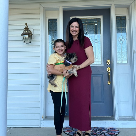 Meet your Posher, Angela - Picture 2 of 2